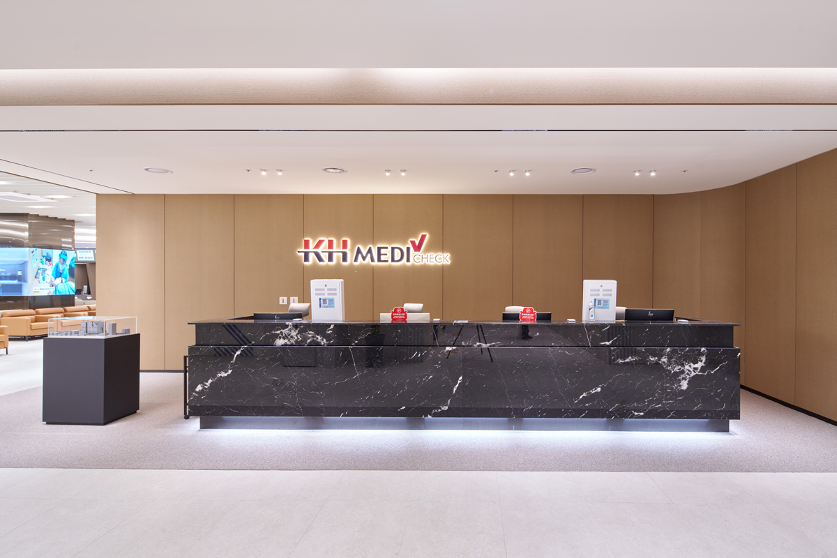 Incheon centre reception desk